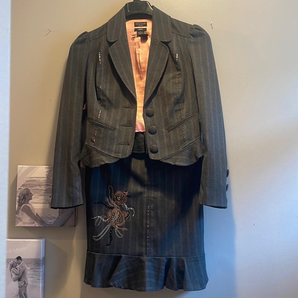 Vtg original Guess Jeans pink pinstripe ruffled skirt suit embroidered S 26 Y2K